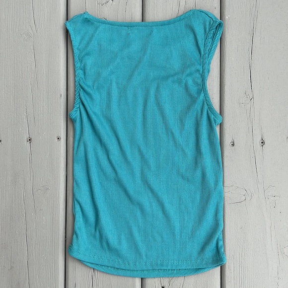 Teal tank - Picture 4 of 4
